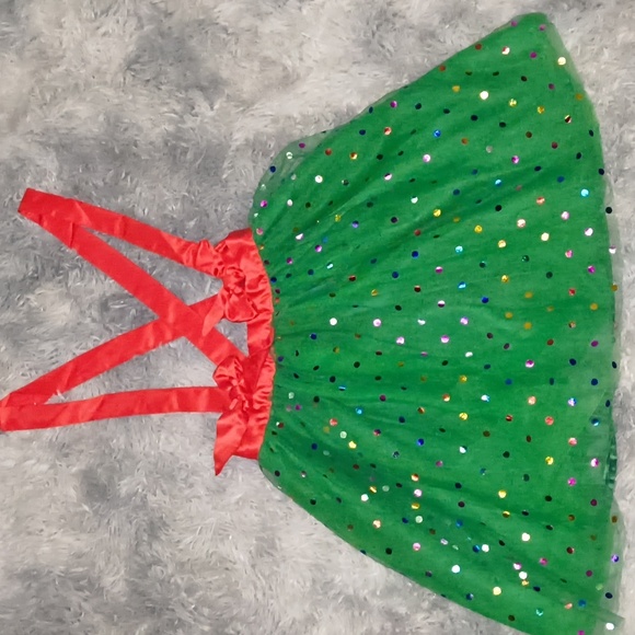 Unique Vintage Green Skirt with Red Accents - Picture 2 of 7